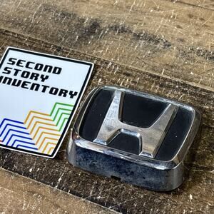 Vintage 1988-89 Honda Prelude Rear Trunk Emblem 75701-SF1-A000